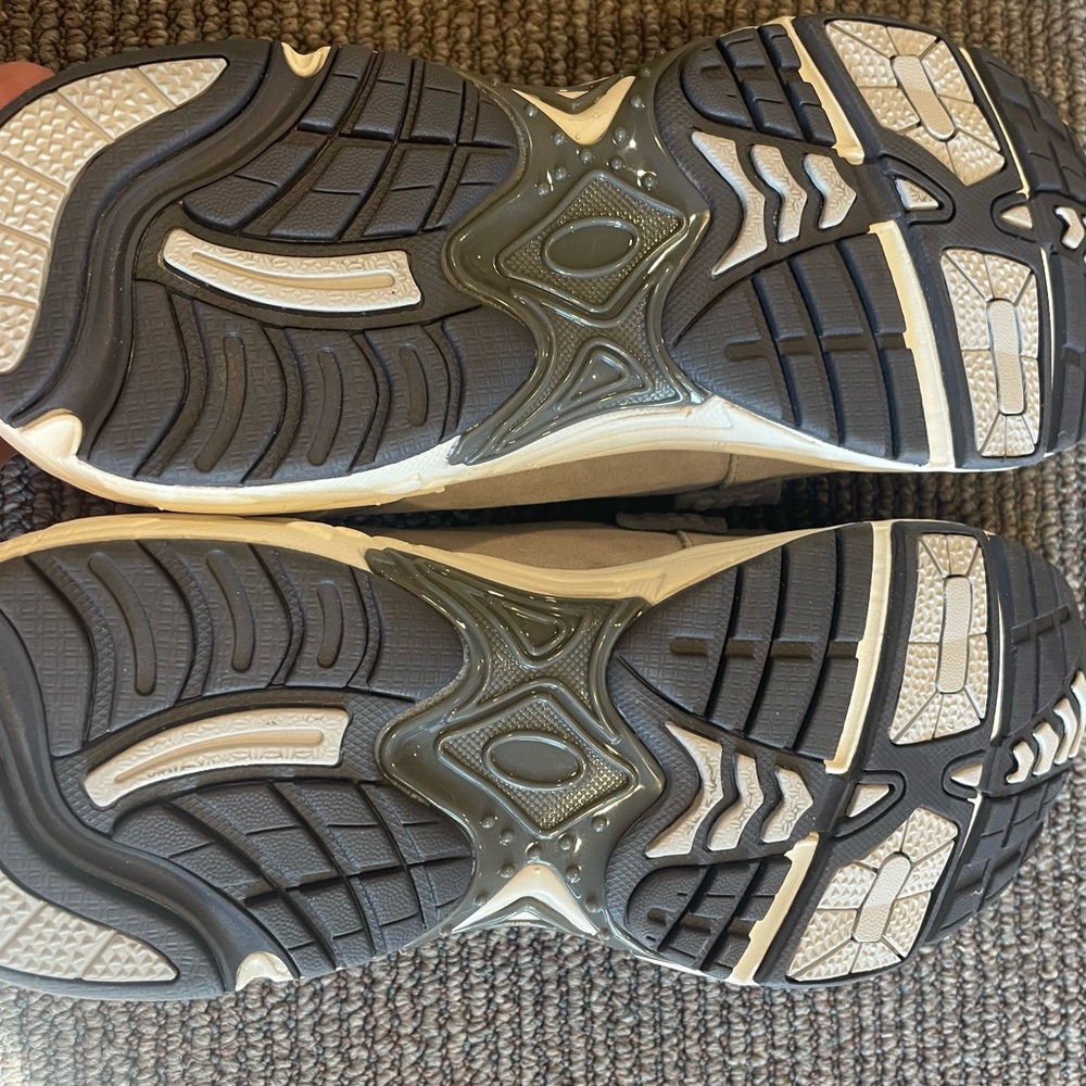 Vionic Women's 23Walk Loafers, Gray Suede - Picture 2 of 5